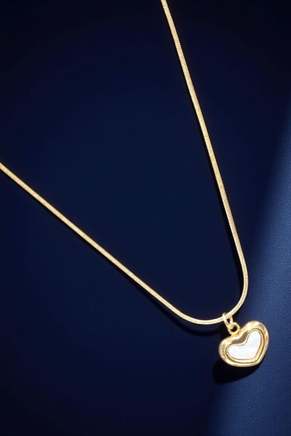 Elegant Heart Charm Necklace – Minimal Gold Love Pendant